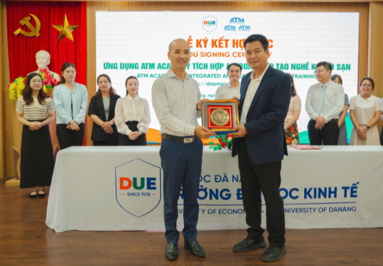 ATM Academy hợp tác với Trường Đại học Kinh tế – Đại học Đà Nẵng triển khai đào tạo nghề khách sạn tích hợp AI và tài trợ miễn phí 4 khóa học đến 30/03/2026.